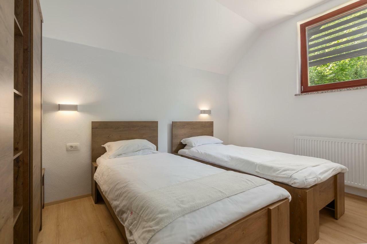 Appleby Apartments Kersnik ボーヒニ エクステリア 写真